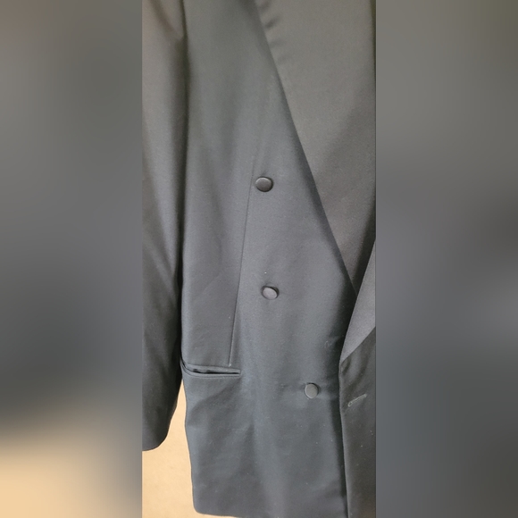 Ermenegildo Zegna Double-Breasted Suit Jacket - Picture 5 of 16